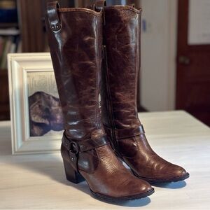 Born Susanne Distressed Leather Boots, Sz 8.5